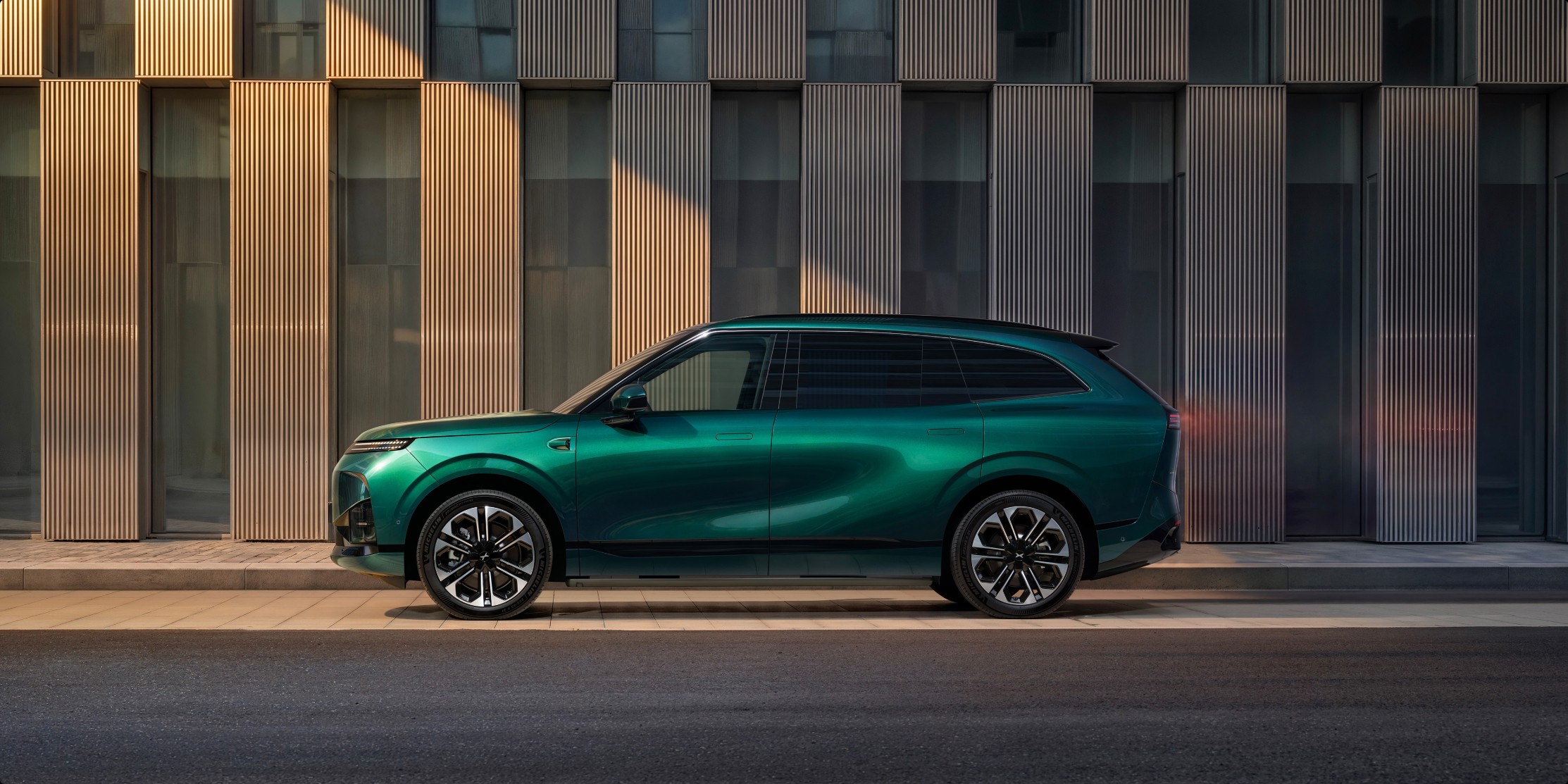 XPENG G9L